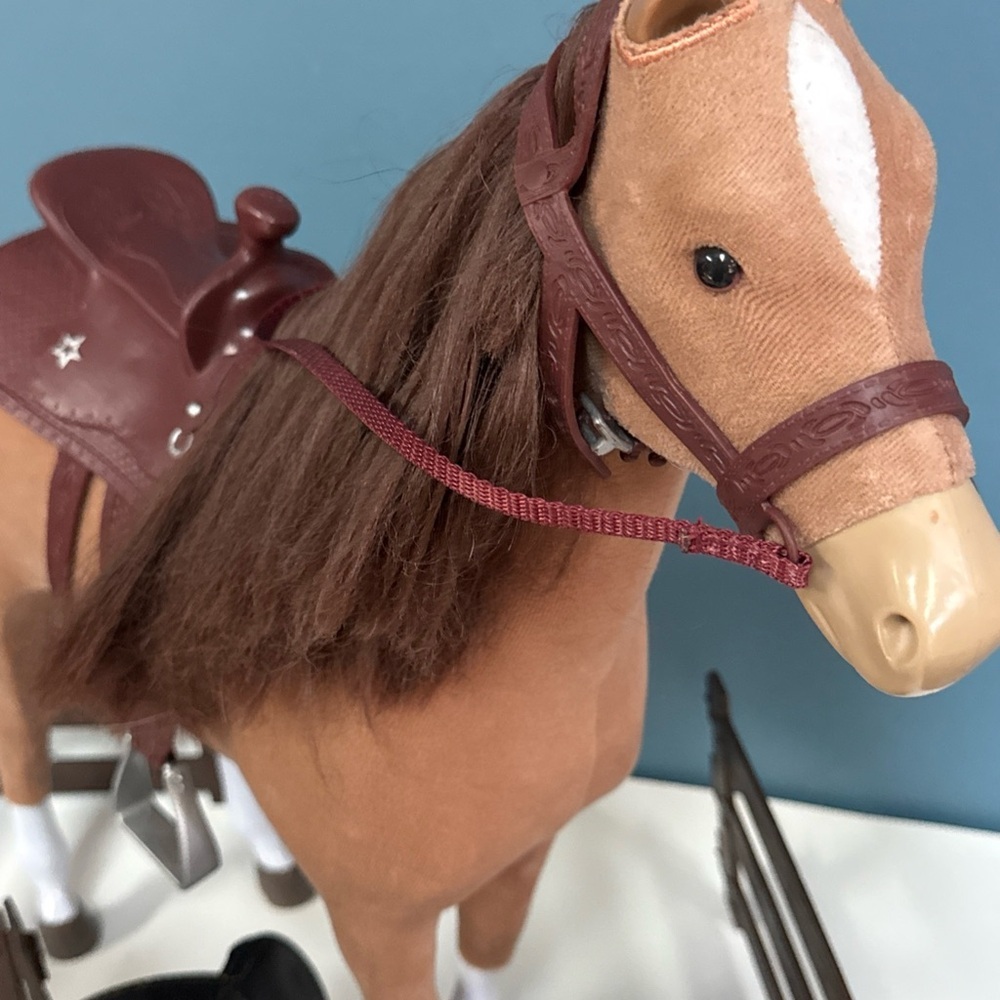 American Girl 18” chestnut Horse retired 2018 Saddle(x2) bridle and fence panels - Picture 14 of 16